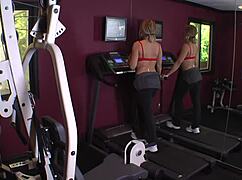 Gym Lesbians Kelly Leigh vs Isis Taylor Anal Fingering Heels Gape!