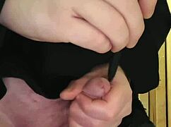 看他牙刷塞鸡巴钉子捅尿道毁坏高潮