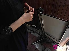 美艳酒吧老板娘巨乳谈判拍片直奔内射三人行