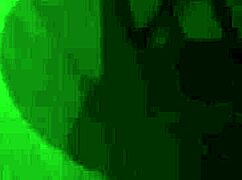 美艳酒吧老板娘巨乳谈判拍片直奔内射三人行