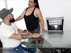 vengandome de mi marido... lo hago cornudo con su amigo en su cama!