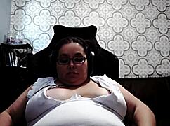 bbw gaming streamer, does playing make your fat pussy so wet?